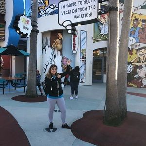 Meet your Posher, Leydi grisel